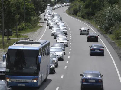 Ambuteiaj pe Valea Prahovei, pe sensul de mers spre Braşov - Foto: INQUAM PHOTOS/Alex Nicodim