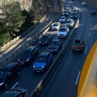 Aglomerație pe Valea Prahovei. Se circulă în coloană. Rute ocolitoare pentru șoferi - Foto: Digi24