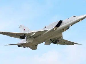 Bombardier supersonic al Rusiei a lovit, în Marea Neagră, o navă comercială. Motivul e incredibil - Foto: Twitter