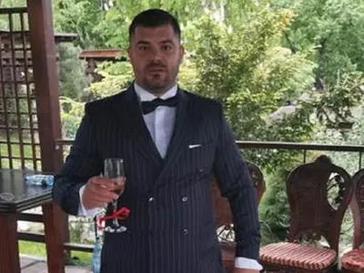 Interlopul Ștefan Boncu s-a fugărit cu Fulger Gangal și Gâgă la o nuntă, apoi s-a dezbrăcat în fața mesenilor și le-a arătat organele genitale Foto: BZI