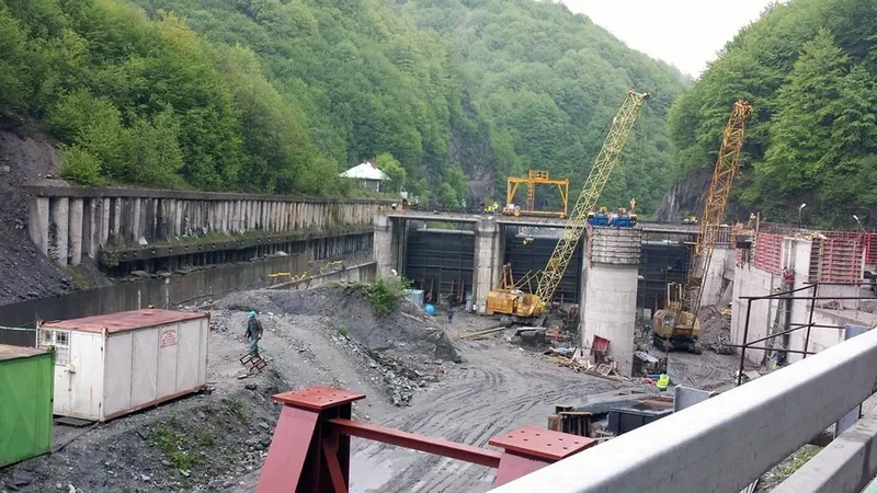 Construcția hidrocentralei de la Câineni, proiectată înainte de 1989, reluată cu bani din PNRR. / Foto: ramnicuvalceaweek.ro