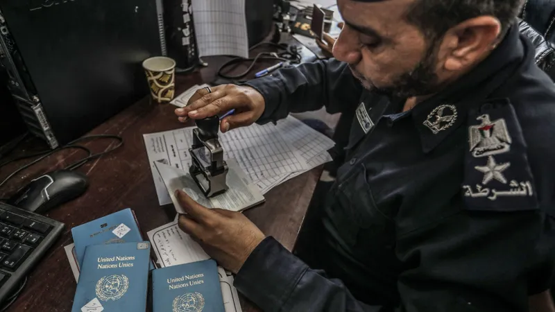 103 cetăţeni români vor ieşi din Fâşia Gaza - Foto: Profimedia Images