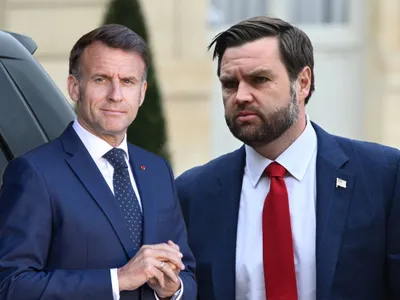 Emmanuel Macron și JD Vance - Foto: Profimedia images