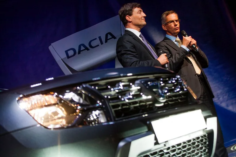2013: Doi dintre şefii francezi de la Dacia Renault, la lansarea modelului Duster - Foto: INQUAM PHOTOS/Ovidiu Micsik