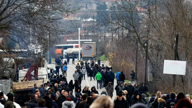 SUA au trimis emisari speciali în Kosovo. S-au tras focuri de arme/Foto: Profimedia Images