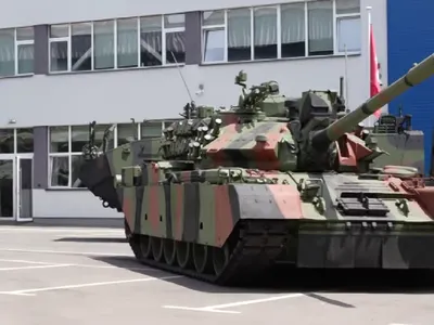 Tancul TR-85 - M1R FOTO Captura video