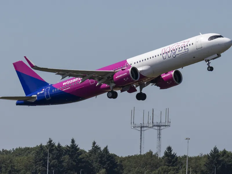 Wizz Air va da „amenzi” dure pasagerilor cu bagaje prea mari.  „Vor fi măsurate la sânge!” - Foto: Profimedia Images