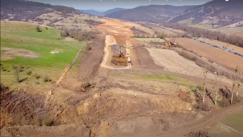 Lucrări pe 43 km din Autostra Transilvania /Pro Infrastructura