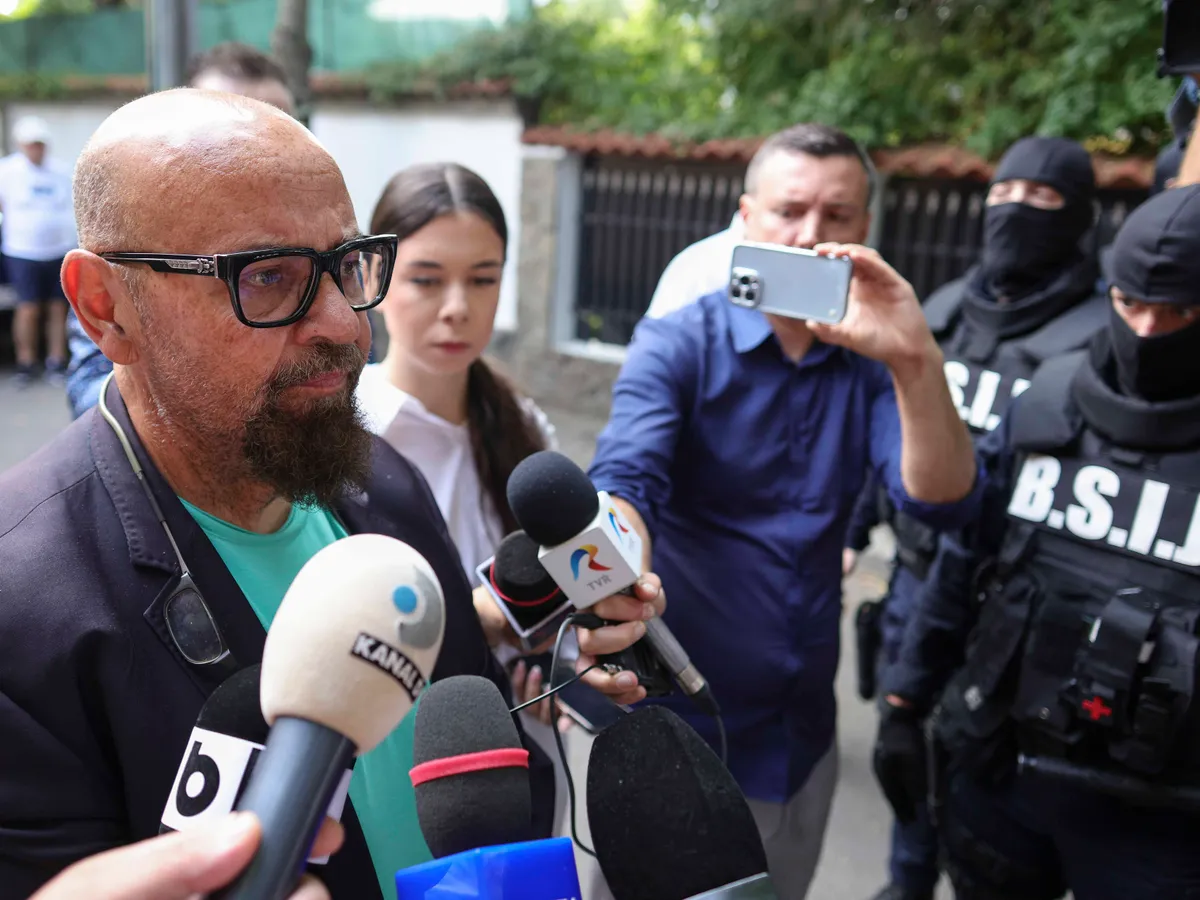 Popescu Ăiedone, ridicat de mascați - Foto: INQUAM PHOTOS / Octav Ganea
