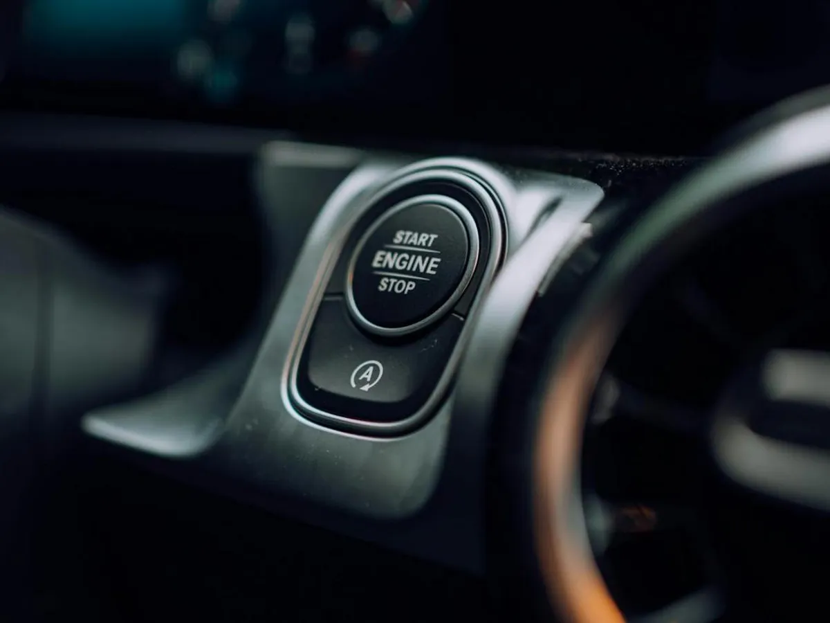 Start & Stop activat sau dezactivat? Salvezi planeta sau strici motorul? Ce spun specialiștii - Foto: pexels.com/Joan Costa - Imagine cu rol ilustrativ
