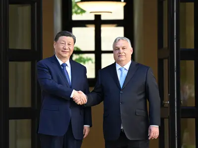 Xi Jinping l-a cumpărat pe Orban, acaparând investițiile străine. Drumul Mătăsii trece prin Ungaria - Foto: Profimedia Images (imagine cu caracter ilustrativ)