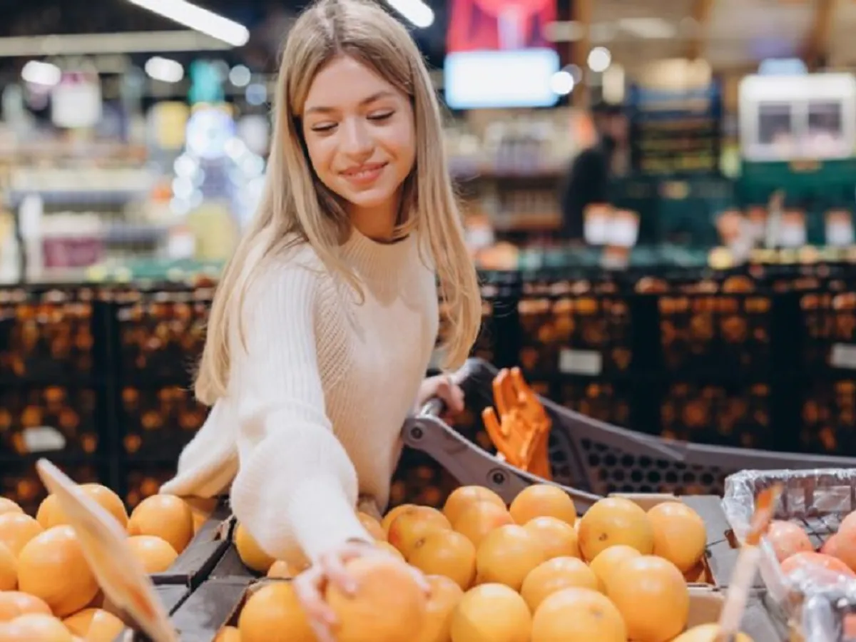 Cum au ajuns portocale cu pesticide peste limita admisă în supermarketurile din România? Au schimbat eticheta