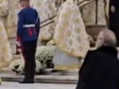 Gigi Becali i-a lăsat pe toți ”mască” la sfințirea Catedralei Mântuirii Neamului: ”M-a bufnit plânsul”. Gestul neașteptat