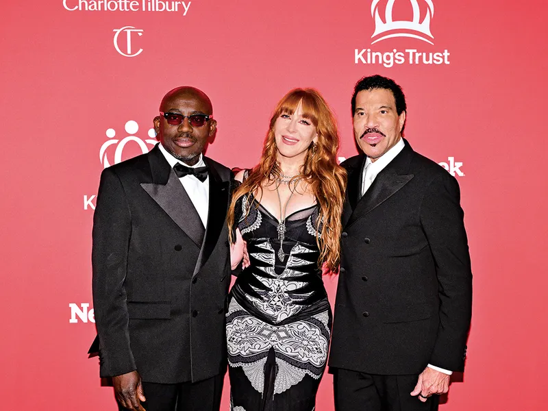 De la stânga la dreapta: fostul editor Edward Enninful, antreprenoarea din industria frumuseții Charlotte Tilbury și cântărețul Lionel Richie