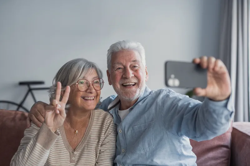 Pensionari la pensie - Foto: Magnific