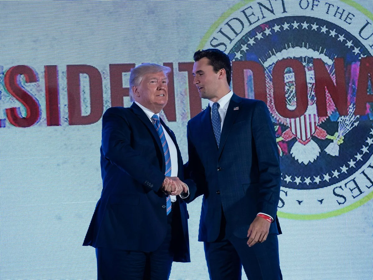 Donald Trump alături de Charlie Kirk - Foto: Profimedia Images