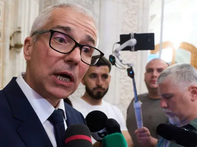 Avocatul craiovean Radu Marinescu, după ce fusese audiat, ca propunere a PSD de ministru al Justiţiei - Foto: Profimedia Images