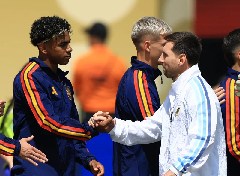 Messi și Yamal - Foto:Profimedia Images