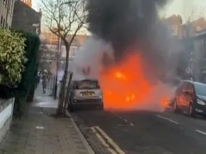 Un autobuz școlar a luat foc cu copiii îngroziți la bord /Foto: daily mail