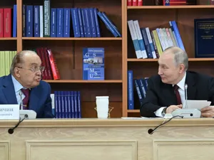 Reacția lui Putin după ce a fost contrazis de primarul Moscovei într-o discuție despre salariu mediu