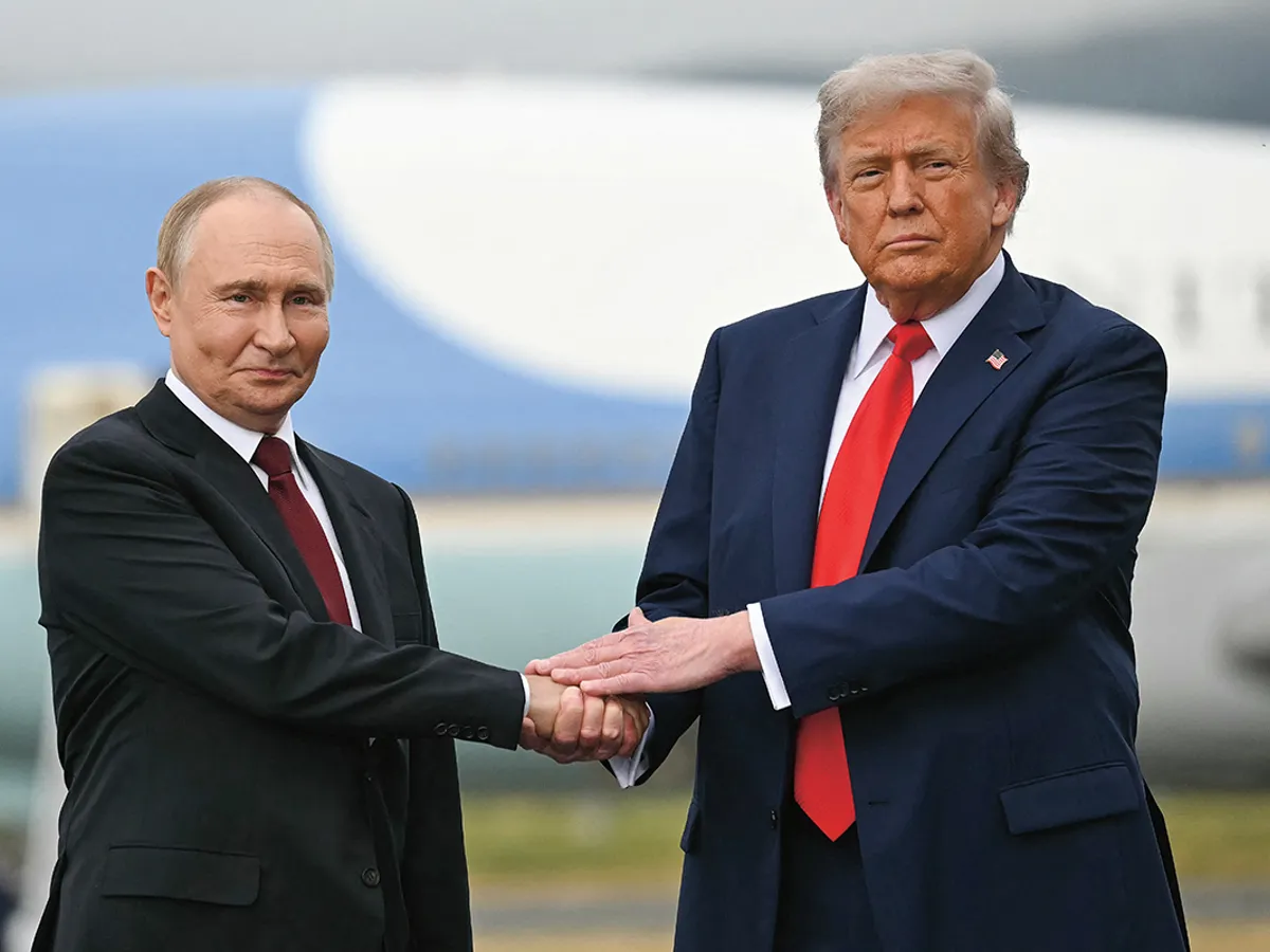 Trump i-a întins lui Putin covorul roșu în Alaska, arătându-se pregătit pentru numeroase concesii. „Spiritul Alaska“ a continuat, în negocierile bilaterale, cu toate eforturile europenilor de a evita răul cel mai mare - Foto: Profimedia Images