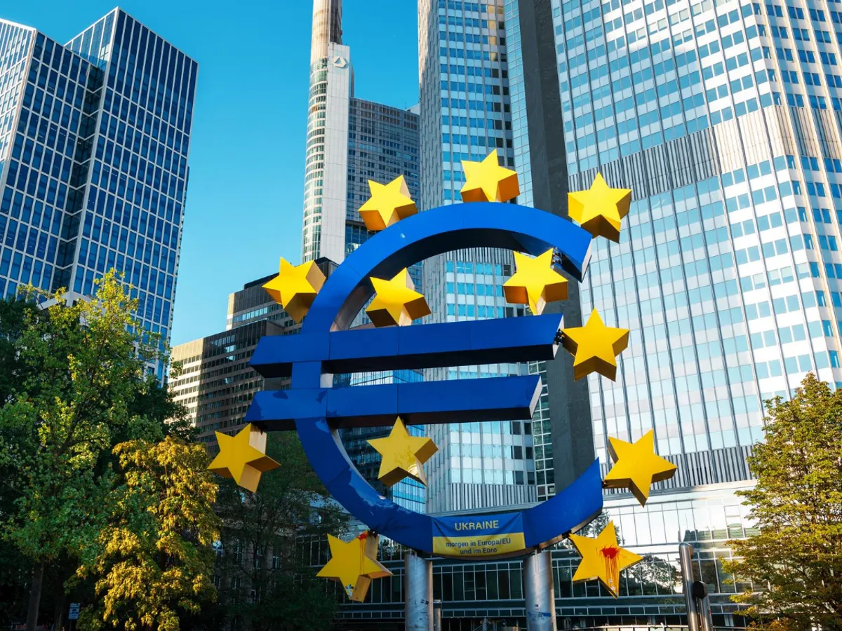 Pensie speciale și cele militare blochează 1 miliard de euro în conturile României. UE amenință Foto: Freepik (fotografie cu caracter ilustrativ)