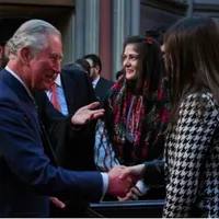 Charles s-a întâlnit cu românii la Londra. Foto NotaBN