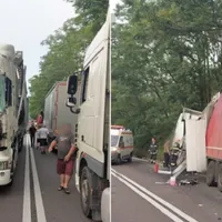 Trafic blocat total pe Valea Oltului. Două TIR-uri s-au ciocnit frontal - Foto: Antena 3 CNN