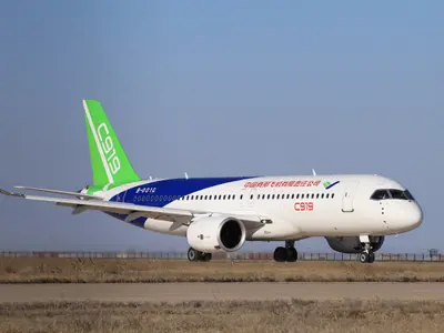 Primul avion de linie de concepţie 100% chineză, C919, a realizat zborul său comercial inaugural - Foto: Profimedia Images