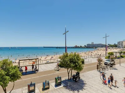 O țară iubită de români dă sancțiuni drastice turiștilor care umblă cu bustul gol la mare - Foto: Profimedia Images