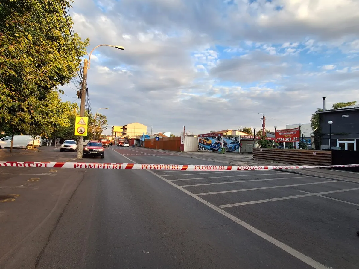 POliția a oprit traficul în zonă Foto: ISU B IF