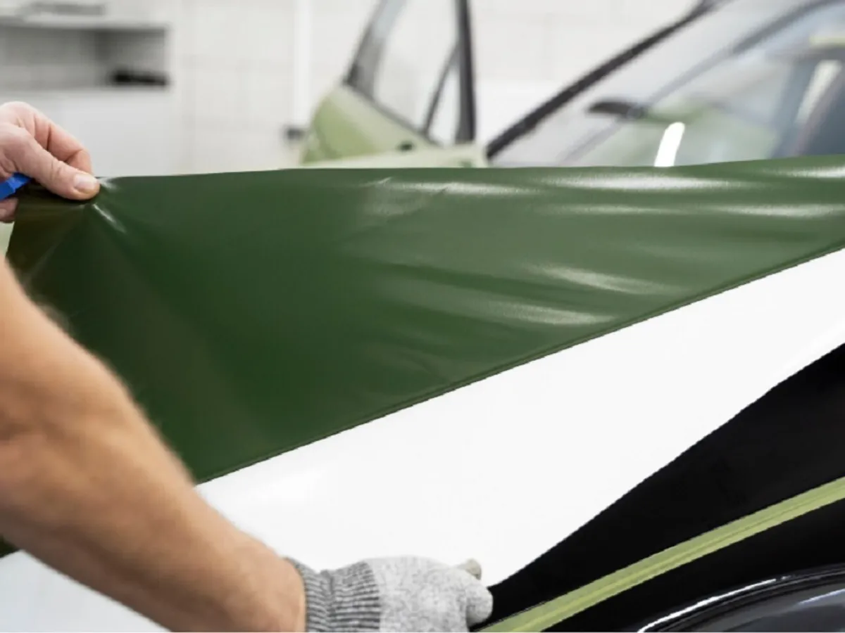 Autocolant pentru mașină - Foto: freepik (rol ilustrativ)