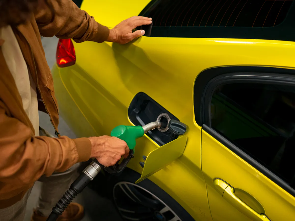 Scenariu sumbru, pentru șoferi și inflație: 150 $ barilul. 17-18 lei/l benzina și motorina, în România?