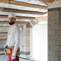 Care este cea mai bună metodă de a izola podul unei case – vată minerală sau spumă poliuretanică? - Foto: Freepik (Imagine cu rol ilustrativ)