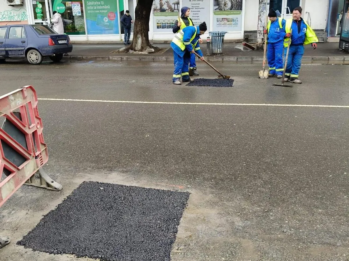 A început „marea acțiune de plombare” a străzilor din București - Foto: Facebook / Primăria Municipiului București