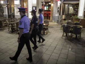 Restaurantele și terasele vor fi închise după ora 24.00 Foto Inquam Photos/Octav Ganea