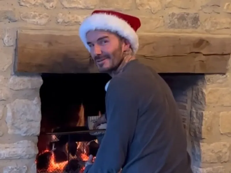 David Beckham, în rol de Santa. FOTO: Captură video