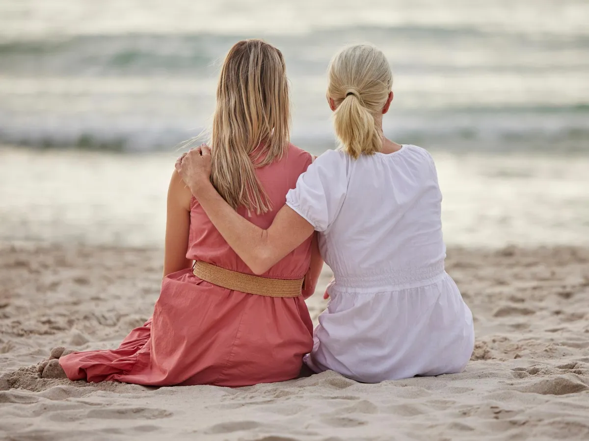 Copil și bunică - Foto: Freepik