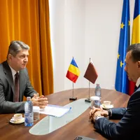 Titus Corlățean, în stânga - Foto: FB