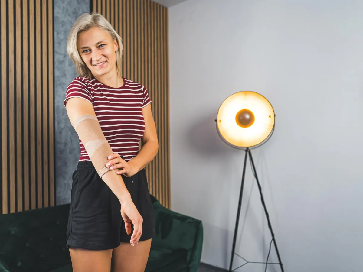 Femeie la bec - Foto: Freepik