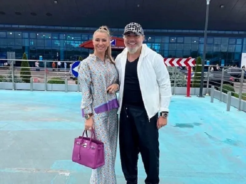 Anamaria Prodan cu urmăritul general Cristian Rizea, pe Aeroportul din Chișinău Foto: Instagram