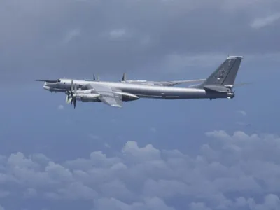 Sunt peste tot. Bombardier al aviaţiei militare ruse Tu-95, detectat în iunie 2026, în apele teritoriale ale Japoniei - Foto: Profimedia Images
