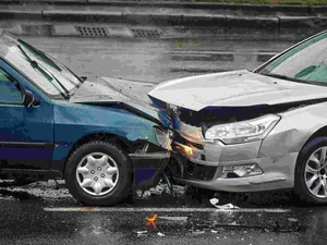 Accident în Dej cu mașina școlii de șoferi dezbătut în online. Putea sau nu să fie evitat? - Foto: Arhiva