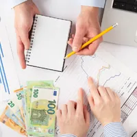 Care români au primit peste 2.000 de lei în plus la salariu? Unde lucrează? - Foto: freepik.com (rol ilustrativ)