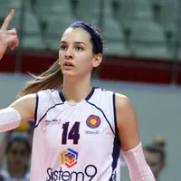 FOTO Desemnată cea mai bună voleibalistă română, a ales să reprezinte Turcia. Are doar 18 ani   / doarvolei.ro