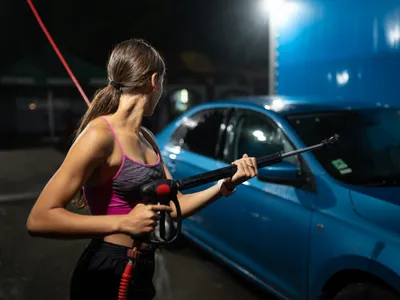 Plastice îmbătrânite și/sau murdare în mașină? Iată câteva trucuri ieftine pentru a le face ca noi - Foto: Freepik (Imagine cu rol ilustrativ)