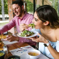 Cum a reușit un bărbat să mănânce gratis la restaurant de 19 ori. A 20 oară i s-a înfundat - Foto: Profimedia / imagine cu caracter ilustrativ