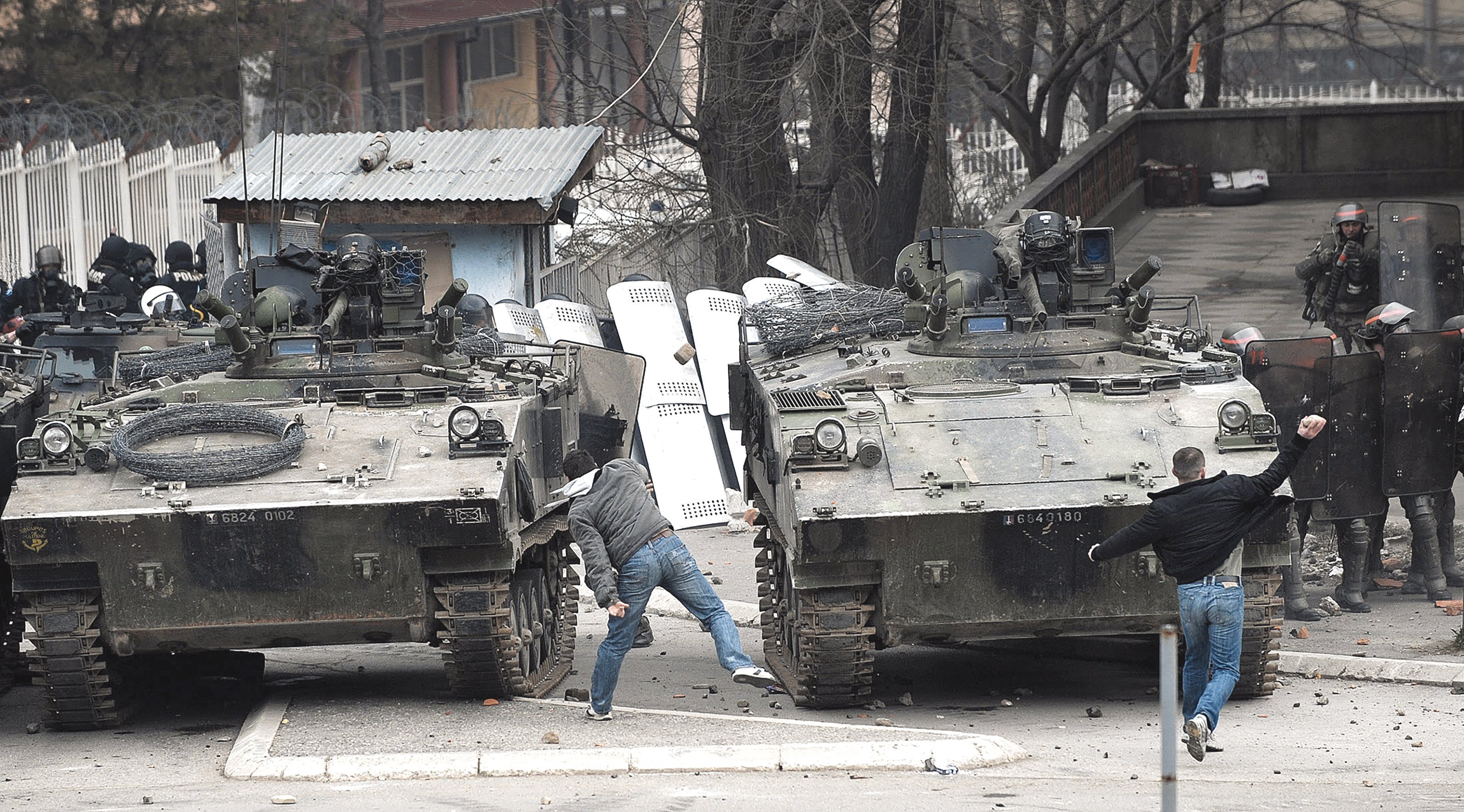 Violențele  de la Mitrovica de pe 17 martie 2008 au fost cele mai dure după declararea independenței Kosovo, o lună mai devreme