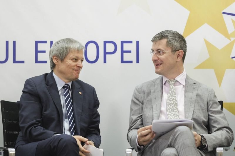 Dacian Cioloș și Dan Barna, președinții de facto ai PLUS și USR. Foto Inquam Photos/Octav Ganea