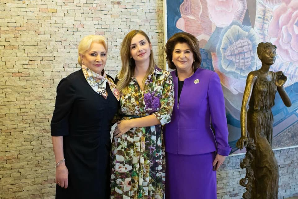 Viorica Dăncilă, Irina Tanase și Rovana Plumb, la întâlnirea pesedistelor, de 8 Martie. Foto: Facebook